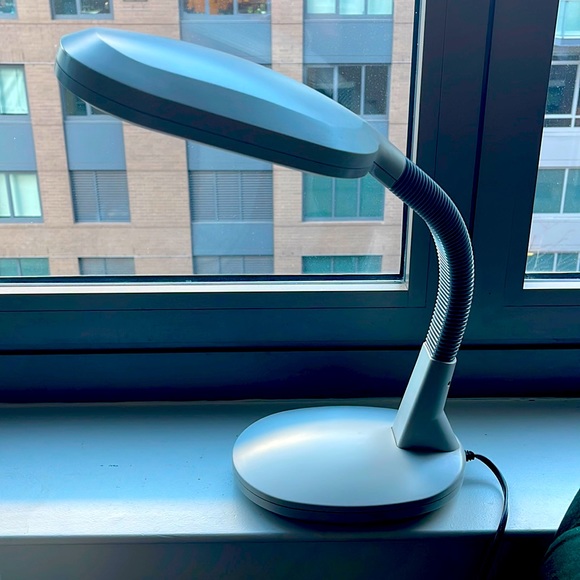 Natural Light Desk Lamp - Picture 5 of 6